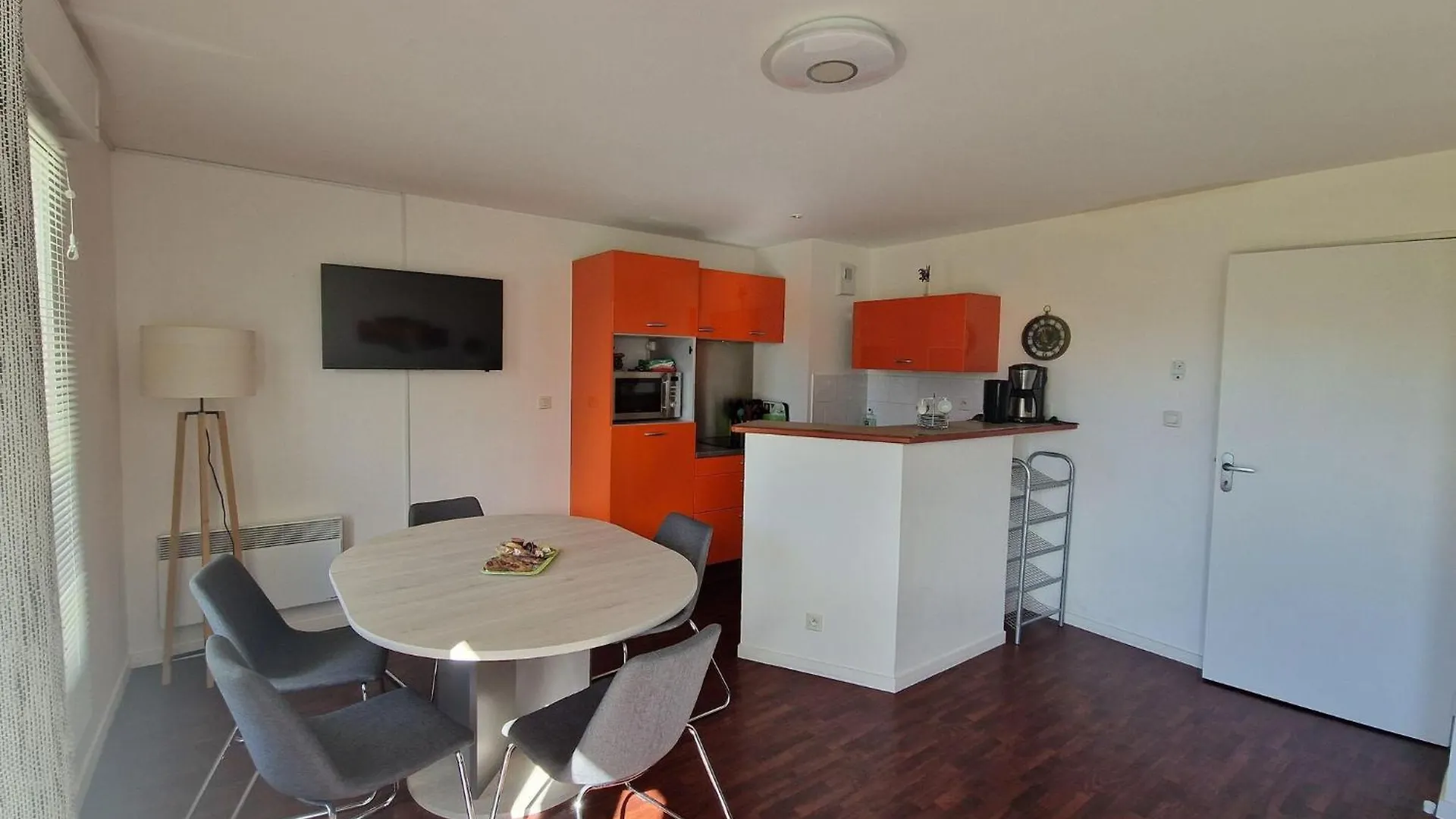 דירה סן-קאסט-לה-גידו Holiday Flat Near The Beach On The Emerald Coast צרפת