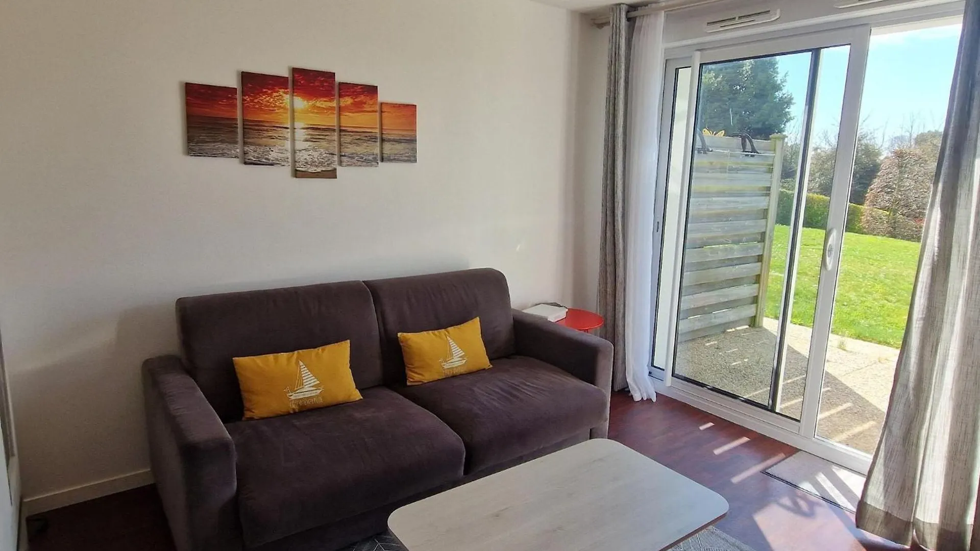 סן-קאסט-לה-גידו Holiday Flat Near The Beach On The Emerald Coast 0*,  צרפת